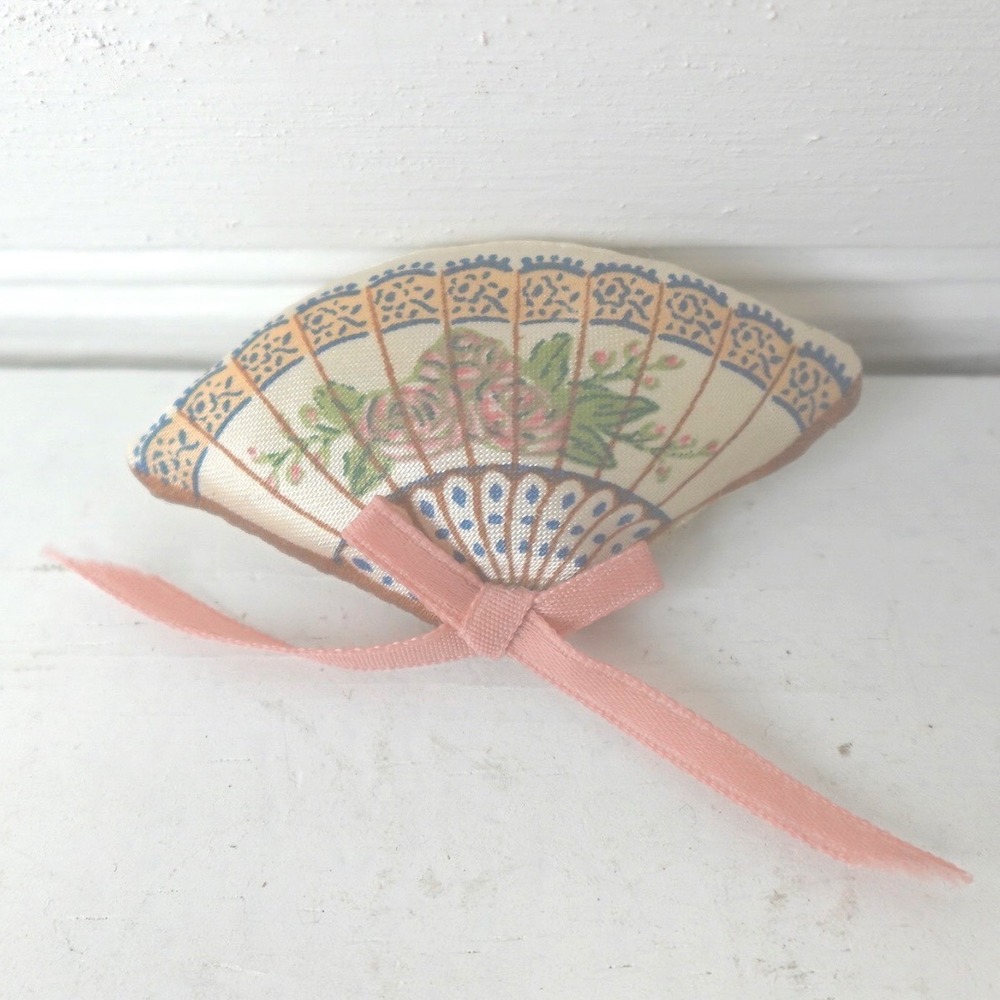 Vintage Fan Brooch 1982 Avon Sachet Scented Pillow-Fan Asian Motif Victorian